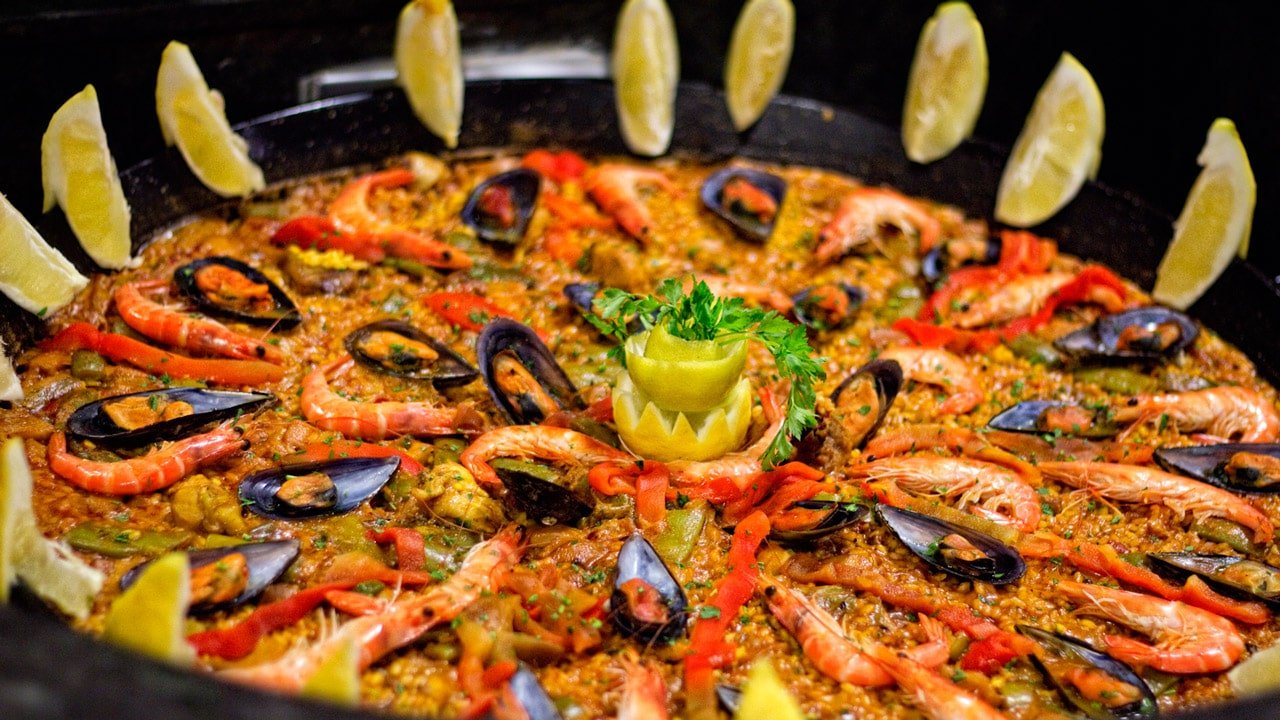Where to eat in Alicante by car – seafood paella dish